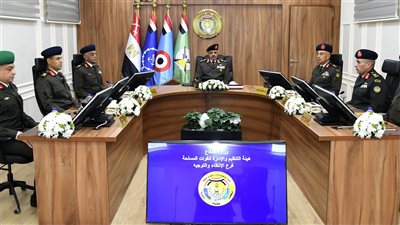 الفريق أحمد خليفة رئيس أركان حرب القوات المسلحة يشهد إختبارات كشف الهيئة للطلبة المتقدمين للإلتحاق بمعهد ضباط الصف المعلمين والمعاهد الصحية