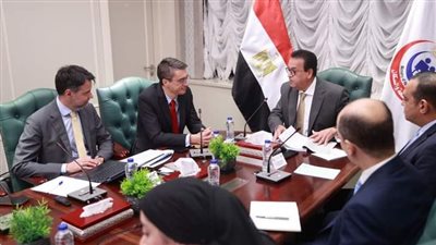 نائب رئيس مجلس الوزراء وزير الصحة والسكان يستقبل وفد البنك الدولي لبحث التعاون في ملف التنمية البشرية