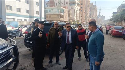 محافظ الدقهلية بجولة تفقدية بشوارع المنصورة وطلخا لمتابعة مستوي النظافة ورفع الاشغالات 