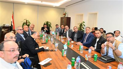وزير الإسكان يعقد اجتماعاً بجهاز مدينة العلمين الجديدة لمتابعة خطة إنهاء وتسليم الوحدات لحاجزيها