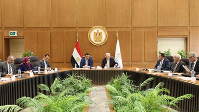 عاشور: الجامعات الأهلية حظيت بإقبال الطلاب وثقة المجتمع في جودتها التعليمية