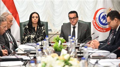 نائب رئيس مجلس الوزراء ووزير الصحة يترأس اجتماع مجلس إدارة صندوق التعويض عن مخاطر المهن الطبية
