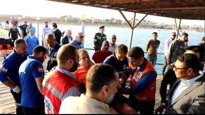 القوات البحرية تشارك فى إنقاذ عدد من الأفراد بنطاق البحر الأحمر