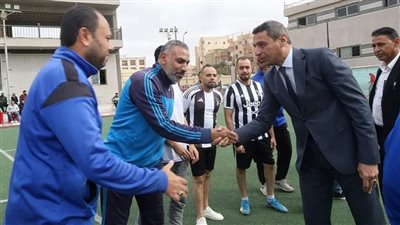 محافظ السويس يشهد إفتتاح دوری المصالح الحكومية بمركز شباب سليم
