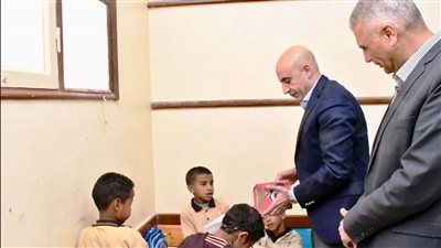 الوزير محمد عبد اللطيف ومحافظ أسوان يتفقدان عددا من مدارس النوبة لمتابعة انضباط العملية التعليمية