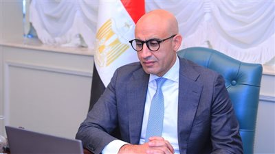 وزير التربية والتعليم يشارك عبر الفيديو كونفرنس في 