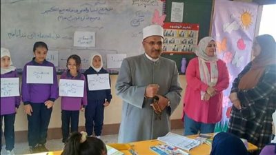 رئيس الأزهر بالسويس يتفقد سير الدراسة بمعهد الملاحة الإبتدائي