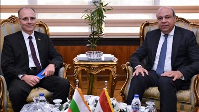 وزير الطيران المدني يلتقي سفير بلغاريا بالقاهرة لبحث سبل التعاون المشترك 