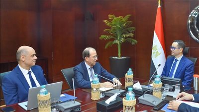 وزير الاستثمار ستعرض مع رئيس شركة Coficab التونسية العالمية لتصنيع الضفائر والكابلات الكهربائية للسيارات