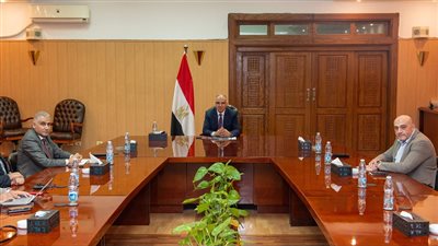 سويلم يستعرض الرؤية المستقبلية لتطوير قطاع تطوير الري