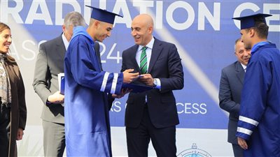 وزيري التربية والتعليم والبترول والثروة المعدنية ومحافظ بورسعيد يشهدون تخريج الدفعة الأولى من مدرسة 