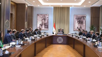 رئيس الوزراء يُتابع الموقف الخاص بتدبير الأقماح