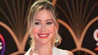 الجونة السينمائي يمنح منة شلبي جائزة 