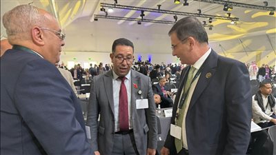 وزير الزراعة يلتقي ممثل رئيس الوزراء الباكستاني ورئيس المجموعة الأفريقية للمفاوضين