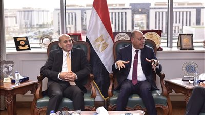 وزير العمل يلتقي وفدًا من غرفة التجارة والصناعة الفرنسية 