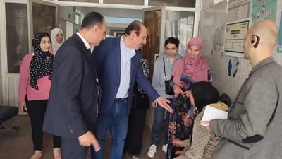 نائب وزير الصحة يتفقد 3 وحدات طب أسرة بمحافظة الشرقية ويوصي بصرف مكافآت للمتميزين وتوقيع الجزاء على المقصرين