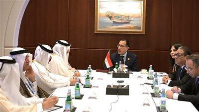 رئيس الوزراء يلتقي وفد رجال أعمال غرفة التجارة والصناعة القطرية لاستعراض عدد من الفرص الاستثمارية