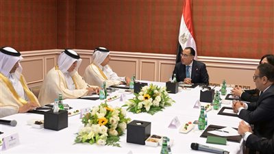 رئيس الوزراء يلتقي وفد رابطة رجال الأعمال القطريين