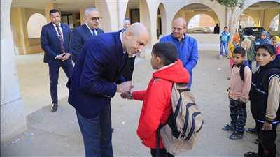 وزير التربية والتعليم ومحافظ المنيا يجريان جولة تفقدية لعدد من المدارس بمحافظة المنيا لمتابعة انتظام سير العملية التعليمية