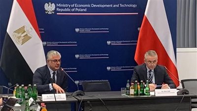 رئيس اقتصادية قناة السويس يشارك في منتدى الأعمال البولندي المصري 