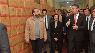وزير التموين ومحافظ البحيرة يتفقدا مخازن الشركة العامة لتجارة الجملة التابعة للشركة القابضة للصناعات الغذائية 
