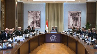 رئيس الوزراء يتابع الموقف التنفيذي للمبادرة الرئاسية 