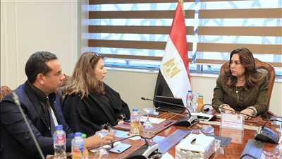 وزيرة التنمية المحلية تبحث مع المدير الإقليمي لـ