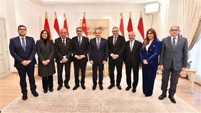 الرئيس السيسى يلتقي عددا من سيدات ورجال الصحافة والإعلام ورئيس 