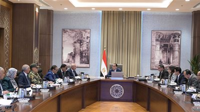 رئيس الوزراء يُتابع الموقف التنفيذي لأعمال تطوير مدينة رأس الحكمة وإعادة تسكين العائلات داخل منطقة 
