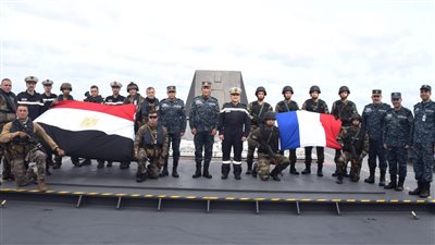  القوات البحرية المصرية والفرنسية تنفذان التدريب البحرى المشترك 