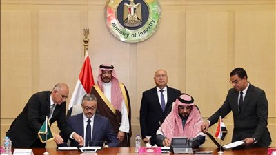 وزير الصناعة والنقل ووزير الصناعة والثروة المعدنية السعودي يبحثان سبل تعزيز أطر التعاون والتكامل الصناعي بين مصر والمملكة السعودية