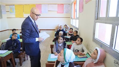 وزير التربية والتعليم يجري جولة تفقدية مفاجئة بمدرستين بالغربية لمتابعة انتظام العملية التعليمية