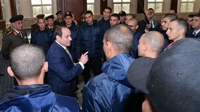 الرئيس السيسي يشهد اختبارات كشف الهيئة للمتقدمين للأكاديمية والكليات العسكرية