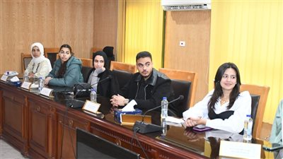 محافظ الفيوم يتسلم مشروع الهوية البصرية التصميمية للمحافظة من وفد جامعة أكتوبر للعلوم الحديثة والآداب 