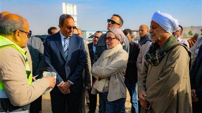 وزيرة البيئة تبدأ زيارتها لمحافظة قنا بتفقد المواقع الإنشائية لمصنع معالجة المخلفات والمدفن الصحى بقوص 