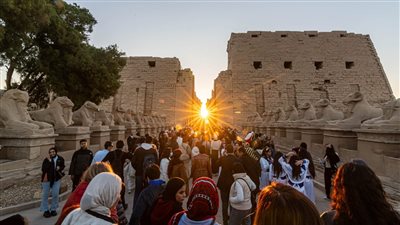 بالصور.. تعامد الشمس بمعبد الكرنك