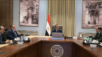 رئيس الوزراء يتابع جهود توفير احتياطيات من السلع والمنتجات المختلفة
