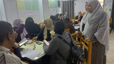 محاضرة عبر برنامج زوووم يتكفل بها تعليم الكبار بالسويس لمعلمى محو الأمية الجدد