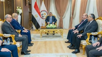 وزير الدولة للإنتاج الحربى يستقبل سفير مصر بالمغرب لبحث الفرص الاستثمارية