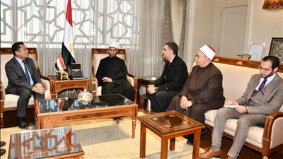 وزير الأوقاف يستقبل سفير ماليزيا لبحث تعزيز التعاون المشترك