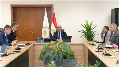 سويلم يلتقى سفير دولة هولندا بالقاهرة لبحث سبل تعزيز التعاون بين البلدين فى مجال الموارد المائية