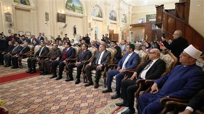 قيادات السويس تهنئ أقباط بكنيسة الآباء الفرنسيسكان بمناسبة عيد الميلاد المجيد