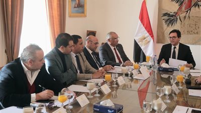 وزير الثقافة يترأس اجتماع اللجنة العليا لوضع استراتيجية جديدة لتطوير الهيئة العامة لقصور الثقافة