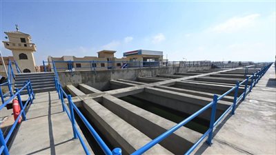 وزير الإسكان يستعرض إنجازات قطاع مياه الشرب والصرف الصحي بالوزارة خلال العام 2024