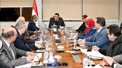 وزير الإسكان يعقد اجتماعا لمتابعة منظومة مياه الشرب والصرف الصحي بمحافظة بورسعيد