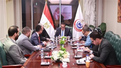نائب رئيس مجلس الوزراء وزير الصحة يبحث مع وفد شركة «ميند راي» تعزيز سبل التعاون