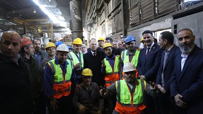 بعد توقفها لمدة عامين وإعادة تشغيلها.. الوزير يتفقد سير العمل وخطوط الإنتاج بشركة النصر للمسبوكات