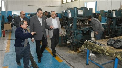 وزير الدولة للإنتاج الحربي يتفقد خطوط الإنتاج بشركة هليوبوليس للصناعات الكيماوية (مصنع 81 الحربي)
