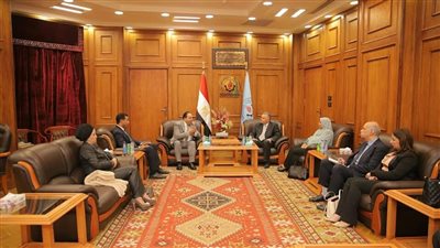 رئيس جامعة السويس يلتقي رئيس الهيئة العامة لتعليم الكبار والوفد المرافق له