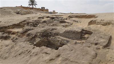 اكتشافات جديدة بسقارة.. مصاطب ومقابر من عصر الأسرات الثانية والثالثة والثامنة عشر 